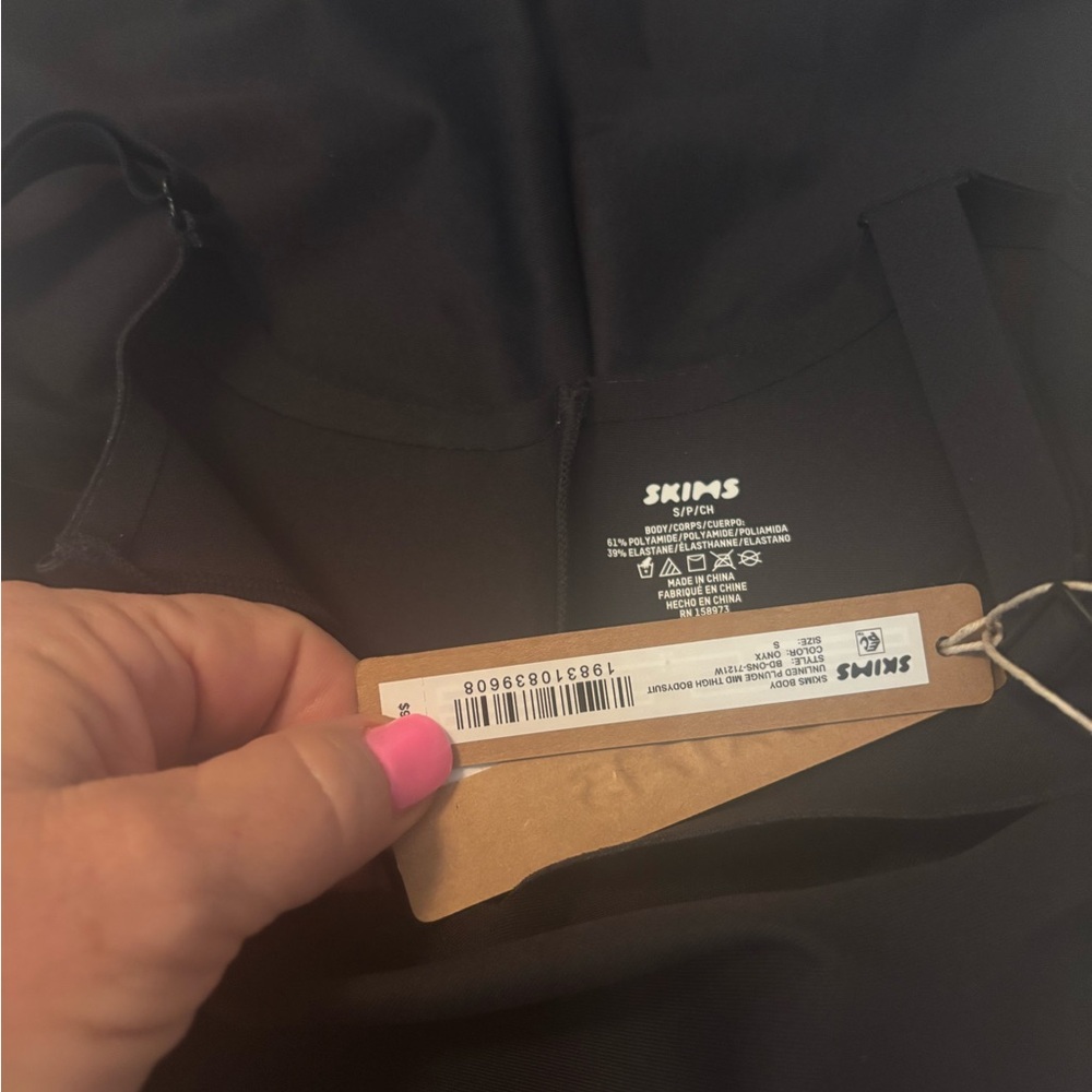 SKIMS Body NWT Unlined Plunge Mid Thigh Bodysuit - Onyx - Picture 5 of 7